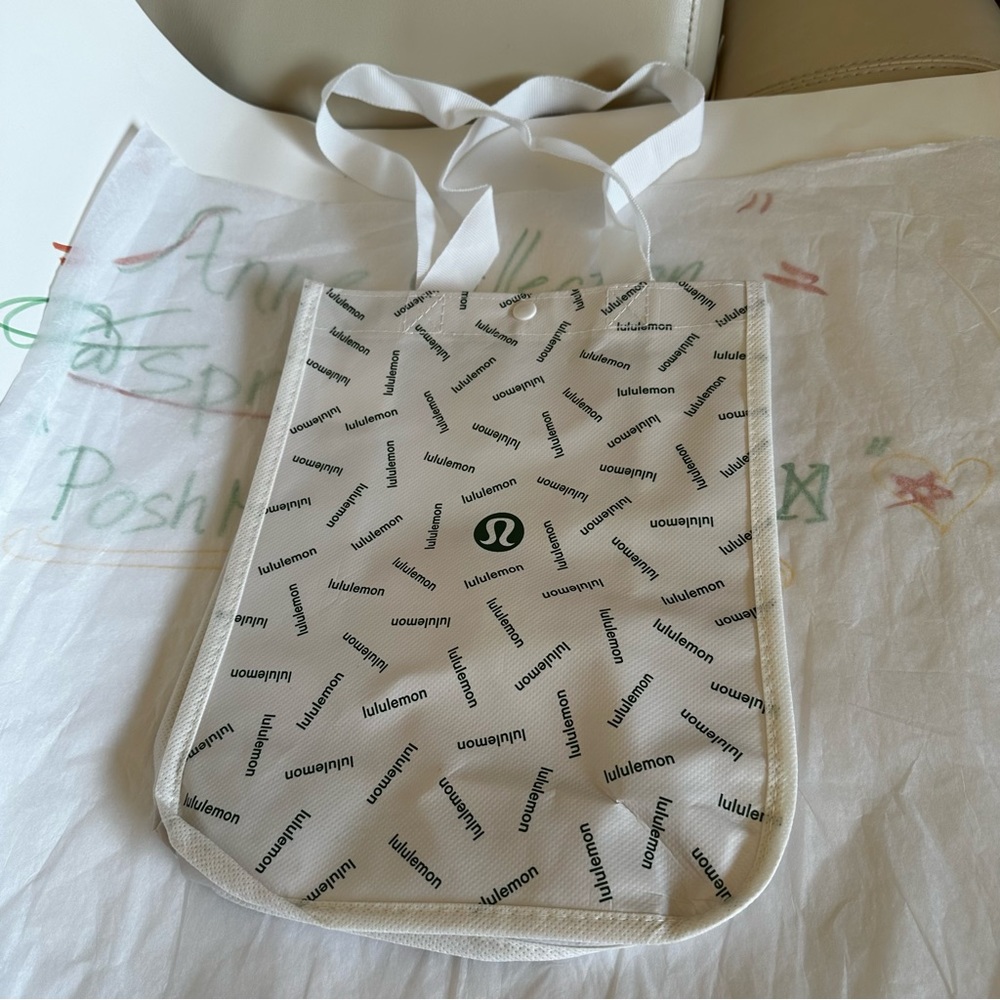 🆓 🆕 LULULEMON Reusable Small  Shopping Tote Bag - NWOT